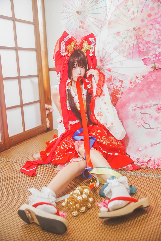 Coser@桜桃喵 – No.023 灵梦 新年快乐[45P553M] – 艺博图社